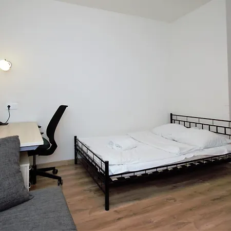 公寓 Roomspoznan Pl - Ogrodowa 9 - 24h Self Check-in 波兹南